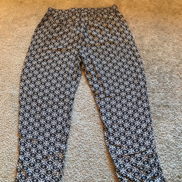 Comfy, patterned pants - Picture 4 of 5